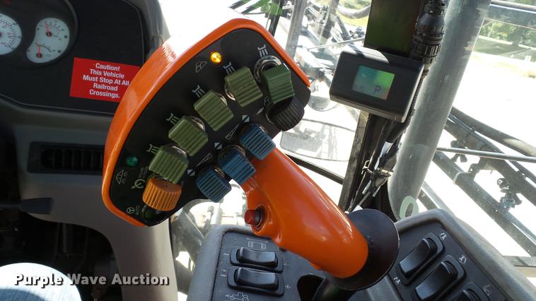 image for item DC2553 2012 SpraCoupe 7660 self-propelled sprayer