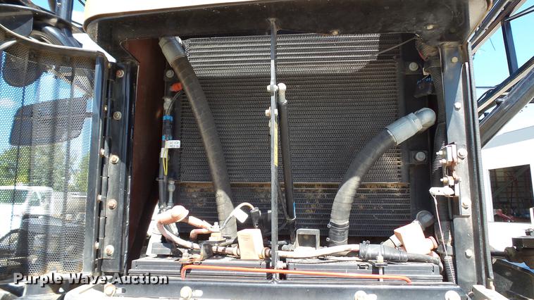 image for item DC2553 2012 SpraCoupe 7660 self-propelled sprayer