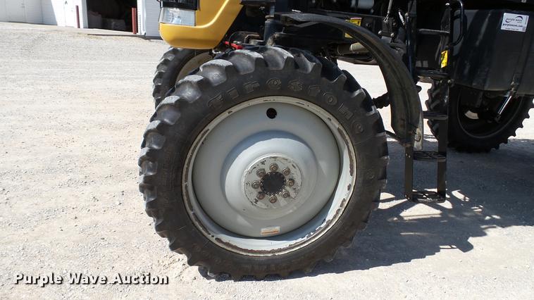 image for item DC2553 2012 SpraCoupe 7660 self-propelled sprayer