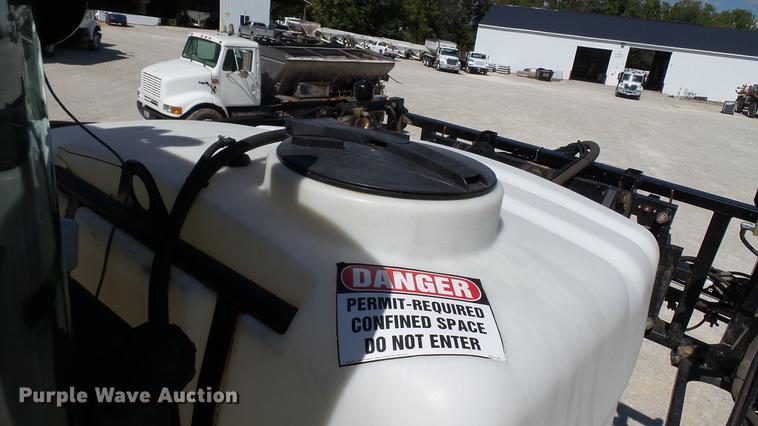 image for item DC2553 2012 SpraCoupe 7660 self-propelled sprayer