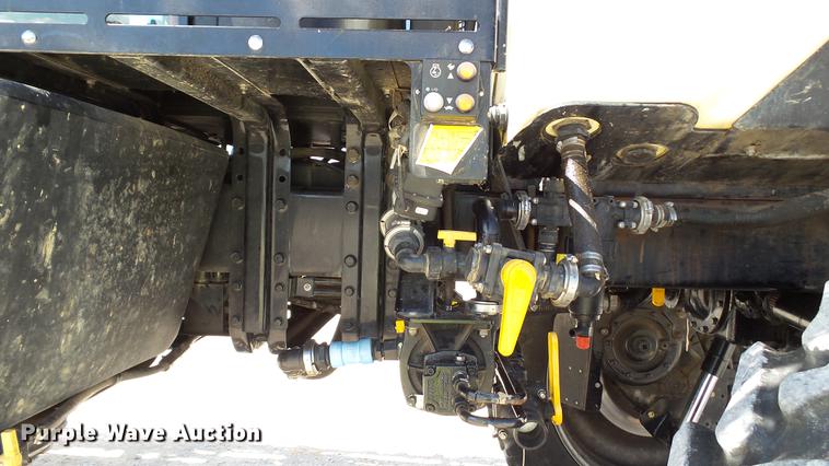 image for item DC2553 2012 SpraCoupe 7660 self-propelled sprayer