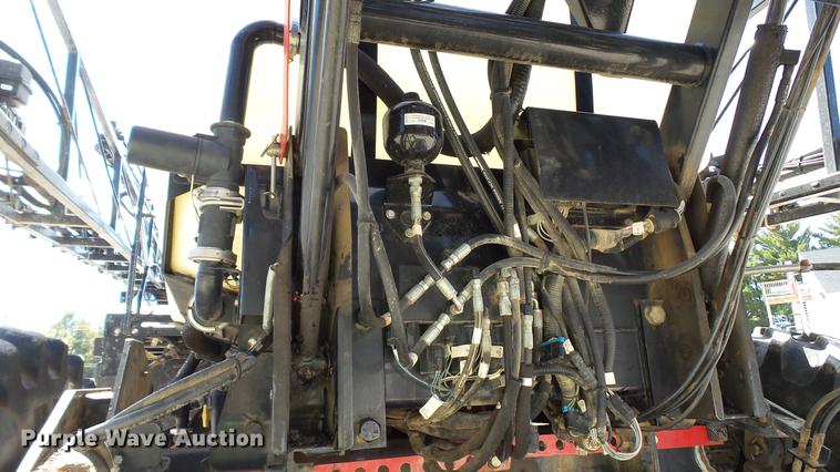 image for item DC2553 2012 SpraCoupe 7660 self-propelled sprayer