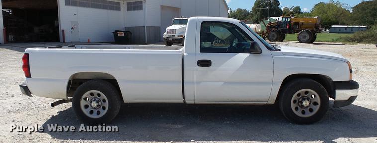 image for item DC2555 2007 Chevrolet Silverado Classic 1500 pickup truck