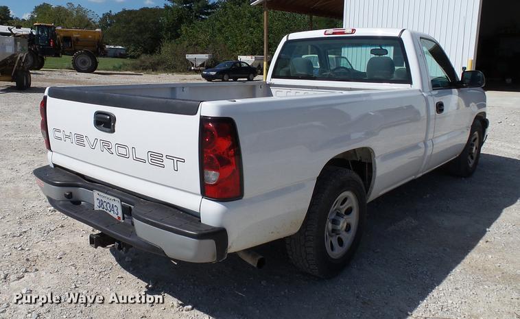 image for item DC2555 2007 Chevrolet Silverado Classic 1500 pickup truck
