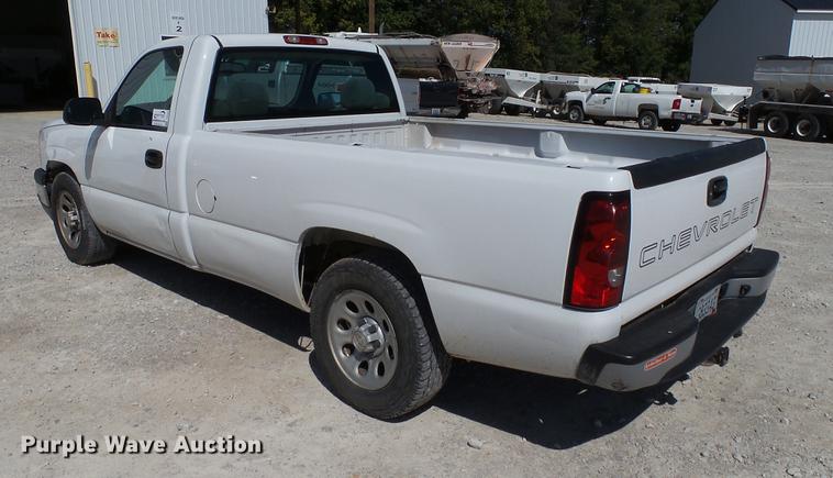 image for item DC2555 2007 Chevrolet Silverado Classic 1500 pickup truck