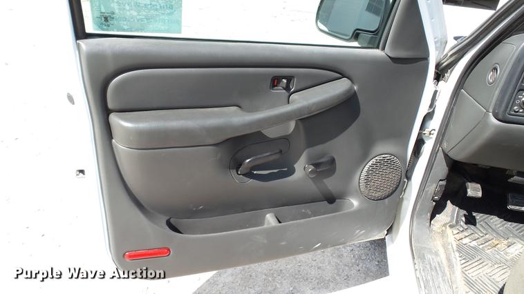 image for item DC2555 2007 Chevrolet Silverado Classic 1500 pickup truck