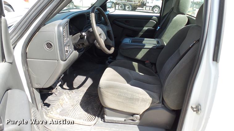 image for item DC2555 2007 Chevrolet Silverado Classic 1500 pickup truck