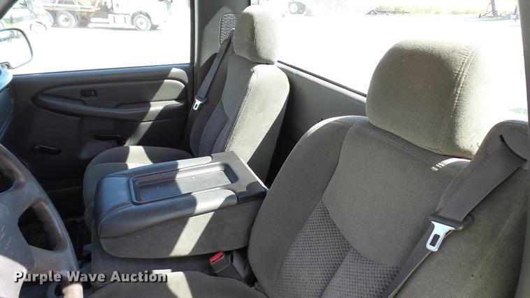 image for item DC2555 2007 Chevrolet Silverado Classic 1500 pickup truck