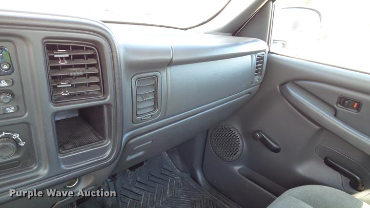 image for item DC2555 2007 Chevrolet Silverado Classic 1500 pickup truck