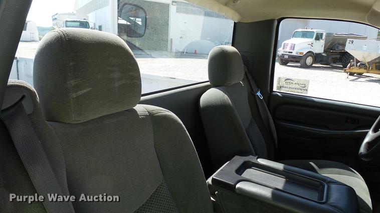 image for item DC2555 2007 Chevrolet Silverado Classic 1500 pickup truck