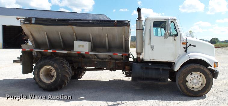 image for item DC2558 2000 International 8100 fertilizer tender truck