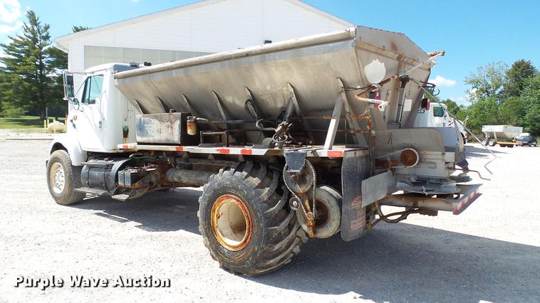image for item DC2558 2000 International 8100 fertilizer tender truck