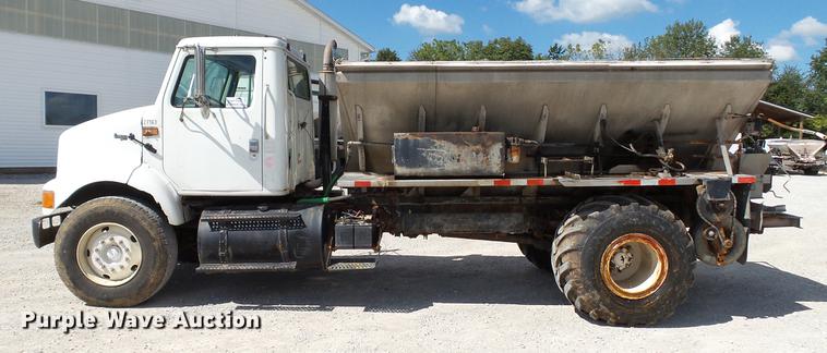 image for item DC2558 2000 International 8100 fertilizer tender truck