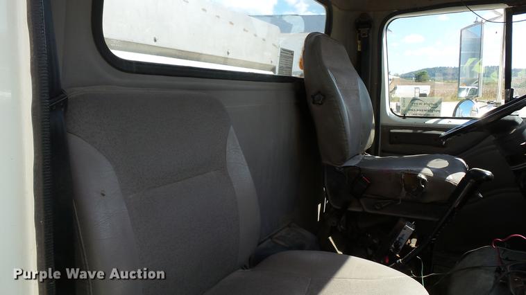 image for item DC2558 2000 International 8100 fertilizer tender truck