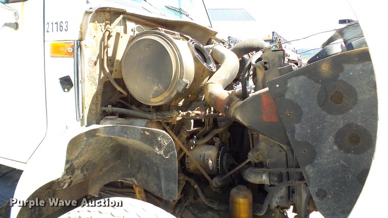 image for item DC2558 2000 International 8100 fertilizer tender truck