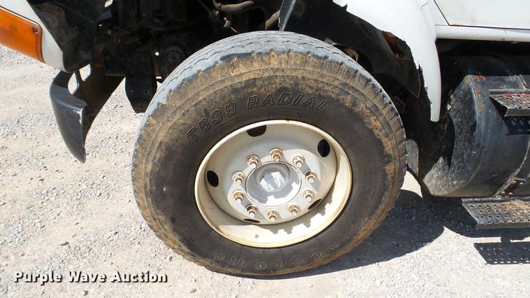 image for item DC2558 2000 International 8100 fertilizer tender truck