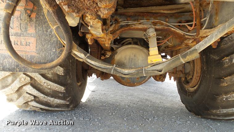 image for item DC2558 2000 International 8100 fertilizer tender truck