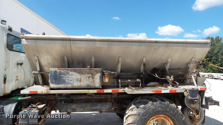 image for item DC2558 2000 International 8100 fertilizer tender truck