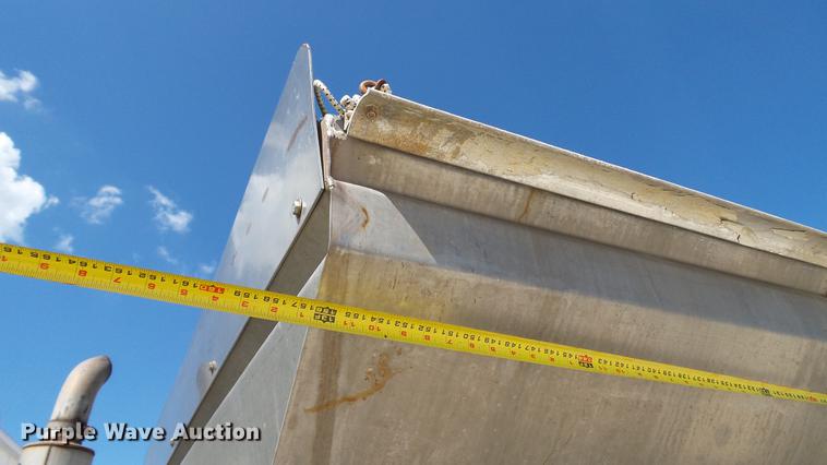 image for item DC2558 2000 International 8100 fertilizer tender truck