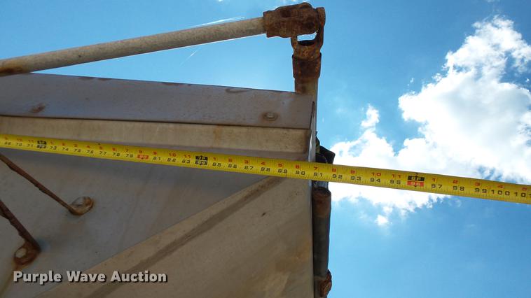 image for item DC2558 2000 International 8100 fertilizer tender truck