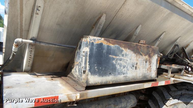 image for item DC2558 2000 International 8100 fertilizer tender truck