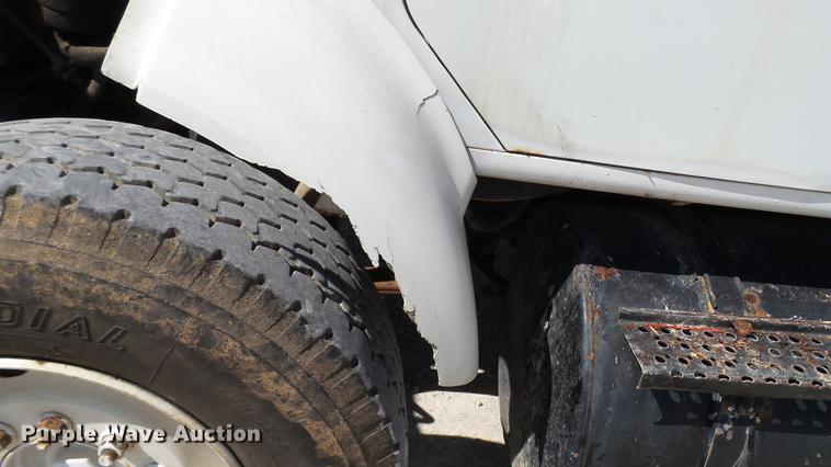 image for item DC2558 2000 International 8100 fertilizer tender truck