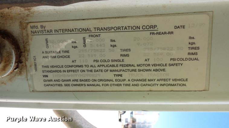 image for item DC2558 2000 International 8100 fertilizer tender truck