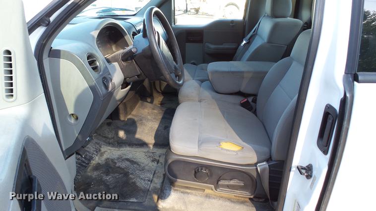 image for item DC2561 2005 Ford F150 pickup truck