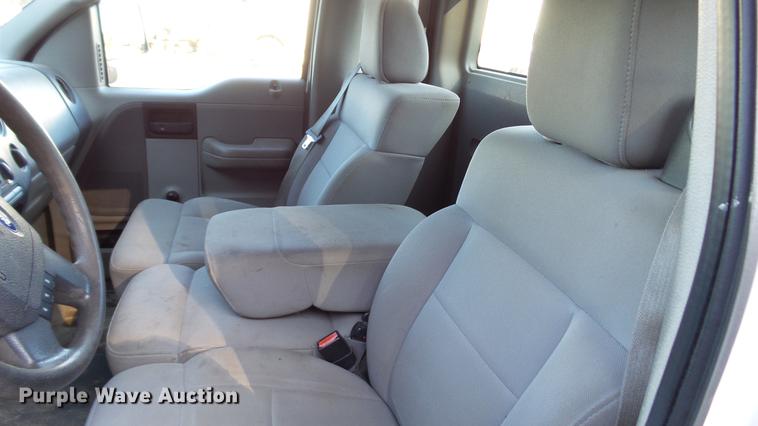 image for item DC2561 2005 Ford F150 pickup truck