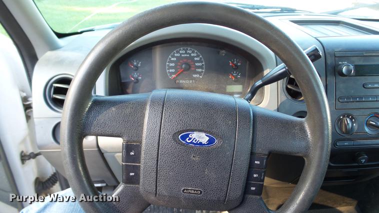 image for item DC2561 2005 Ford F150 pickup truck