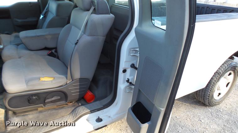 image for item DC2561 2005 Ford F150 pickup truck