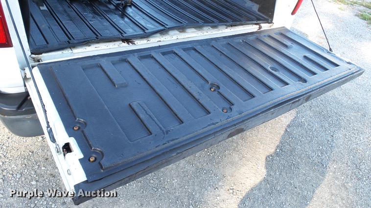 image for item DC2561 2005 Ford F150 pickup truck