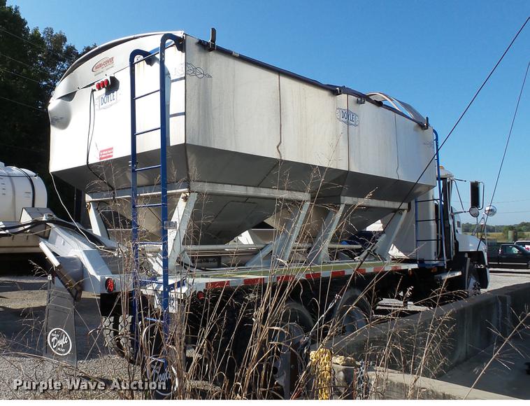 image for item DC2562 1998 Mack CH613 seed tender truck