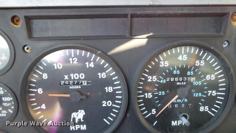 image for item DC2562 1998 Mack CH613 seed tender truck