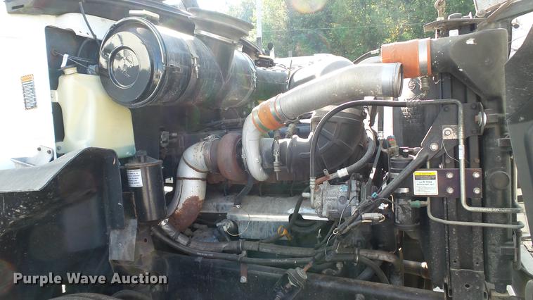 image for item DC2562 1998 Mack CH613 seed tender truck