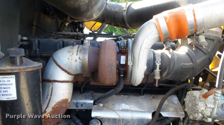 image for item DC2562 1998 Mack CH613 seed tender truck