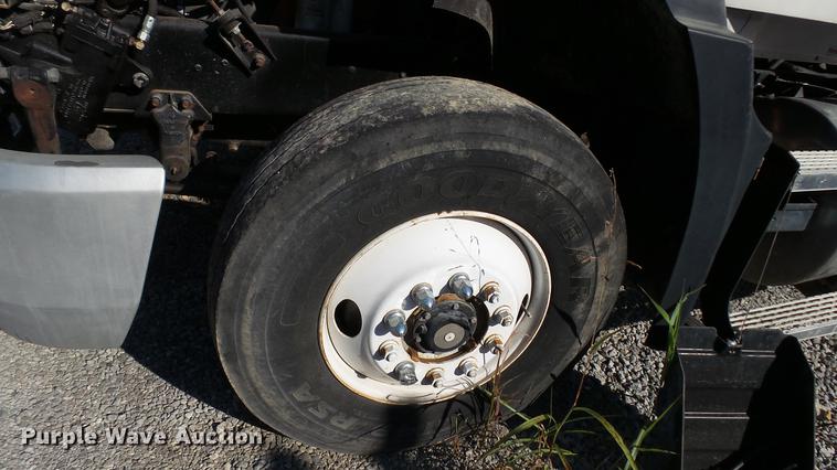 image for item DC2562 1998 Mack CH613 seed tender truck