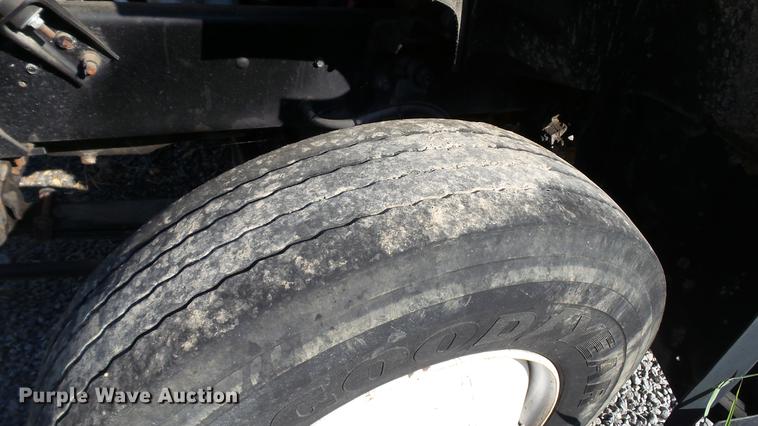 image for item DC2562 1998 Mack CH613 seed tender truck