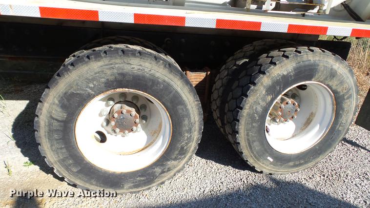 image for item DC2562 1998 Mack CH613 seed tender truck