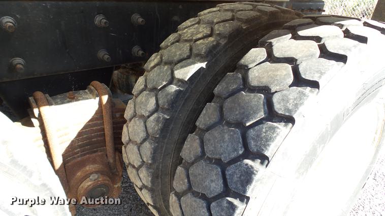 image for item DC2562 1998 Mack CH613 seed tender truck