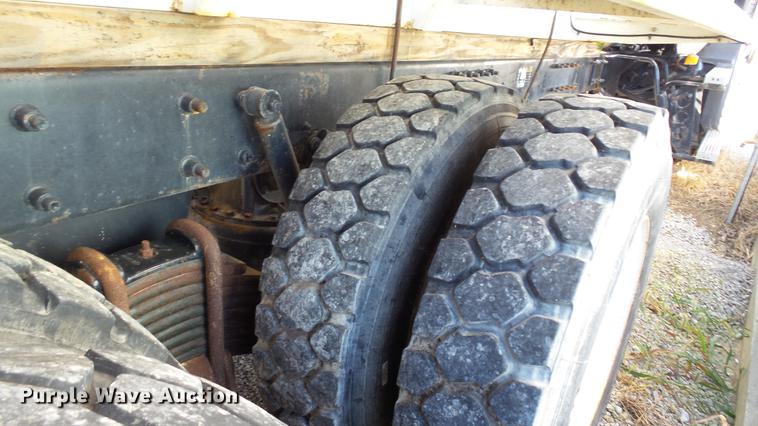 image for item DC2562 1998 Mack CH613 seed tender truck