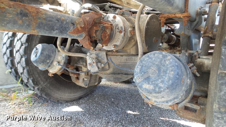 image for item DC2562 1998 Mack CH613 seed tender truck