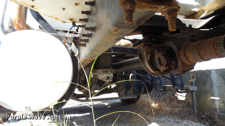 image for item DC2562 1998 Mack CH613 seed tender truck