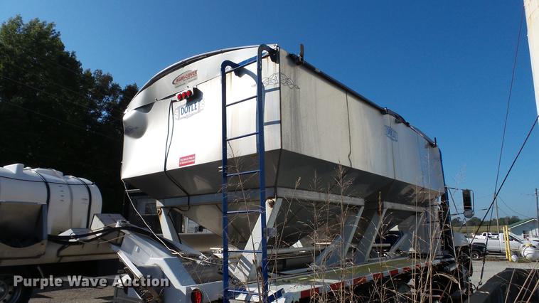 image for item DC2562 1998 Mack CH613 seed tender truck