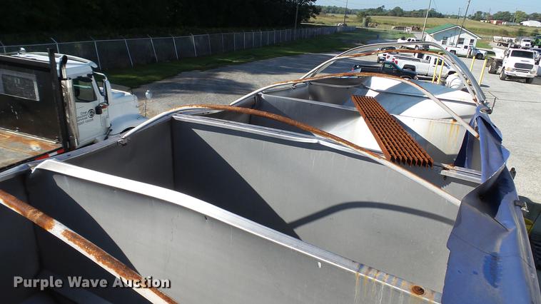 image for item DC2562 1998 Mack CH613 seed tender truck