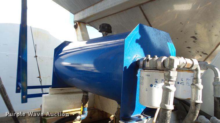 image for item DC2562 1998 Mack CH613 seed tender truck