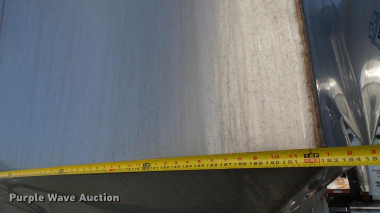 image for item DC2562 1998 Mack CH613 seed tender truck