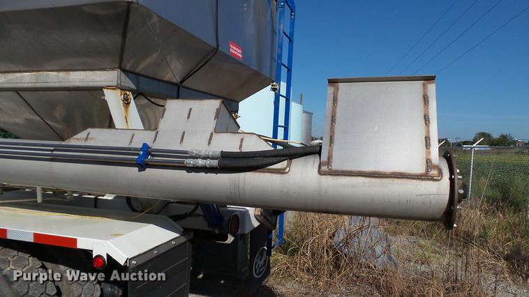 image for item DC2562 1998 Mack CH613 seed tender truck