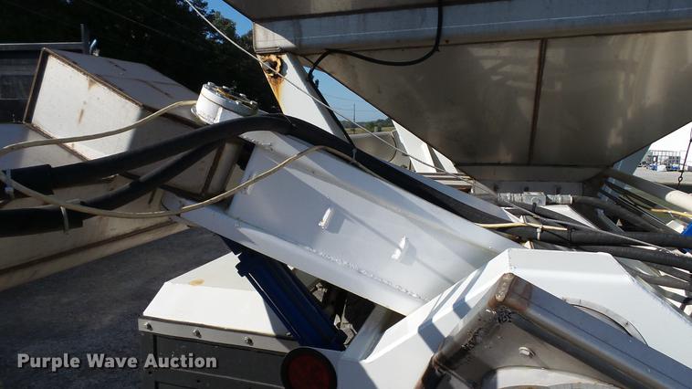 image for item DC2562 1998 Mack CH613 seed tender truck