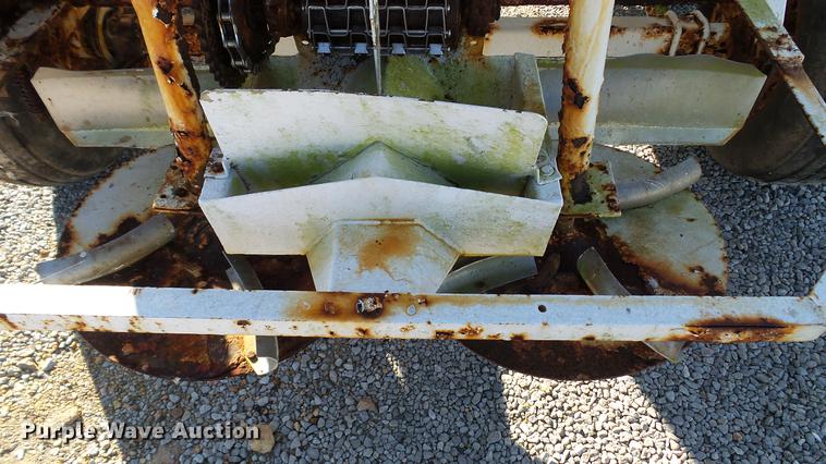 image for item DC2563 Willmar spreader